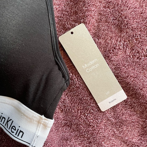 Calvin Klein Sports Bra Top - Picture 3 of 3